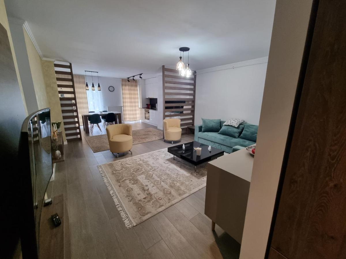 Apartament Superb In Regim Hotelier- Arad Plaza Exterior photo